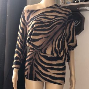 Tiger Stripe Off the Shoulder Shirt Sz Small